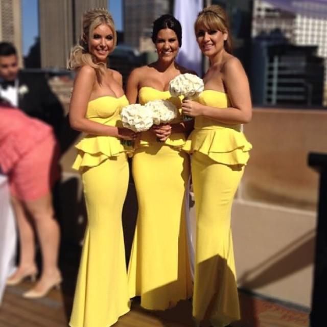Sexy Yellow Bridesmaid Dresses Beach Strapless Sleeveless Peplum Backless Ruffles Floor-length Maid Of Honor Dress Plus Size Prom Dress