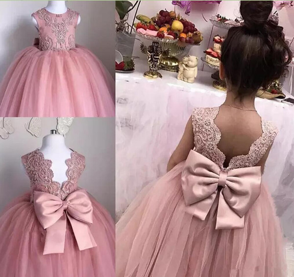 2019 Hot Sale Flower Girl Dresses Lace Appliqued With Button Back Bow Sashes Ball Gown Pageant Girl Dresses