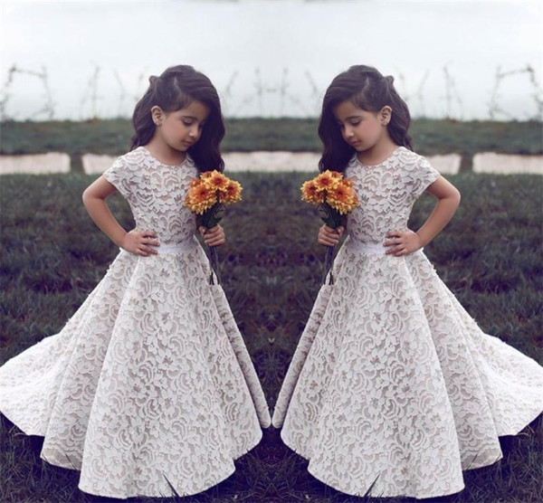 Lace Flower Girl Dresses For Wedding Vintage Jewel Short Sleeves A Line Girls Pageant Dress Sweep Train Kids Birthday Prom Dress Formal Wear