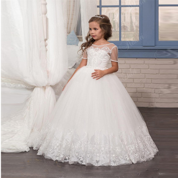 New Fashion White Flower Girls Dresses with Short Sleeves Beaded Crystals Appliques Tulle First Communion Gowns for Little Gir