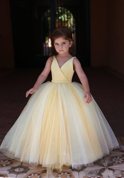 Cute Light Yellow Flower Girls Dresses For Weddings Princess Sleeveless v-Neck Floor Length Little Kids Holy First Communion Dresses