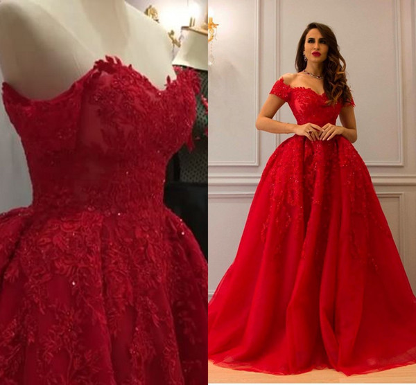 Red Luxurious Lace 2017 Arabic Evening Dresses Sweetheart Beaded Ball Gown Tulle Prom Dresses Vintage Formal Party Gowns