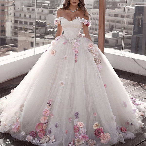 Wedding Dresses Sweetheart Neckline Beaded Sequins Hand Made Flowers 3D Flowers Arabic Bridal Dresses Gowns Vestidos