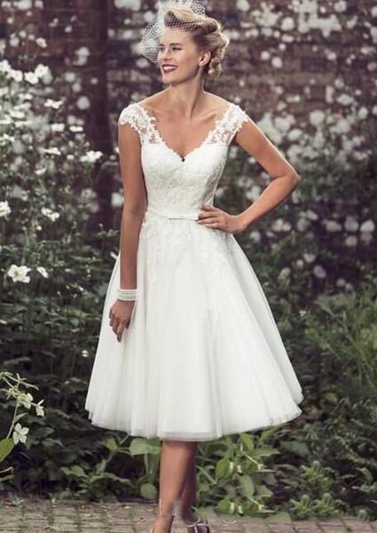 Elegant Tea Length Short Wedding Dresses Cap Sleeves Appliques Lace Wedding Gowns Tulle V Neck Short Bridal Gowns Cheap