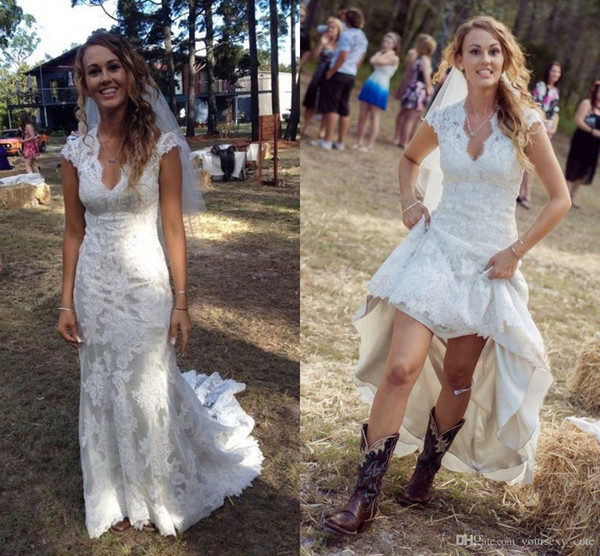 Vintage Country Wedding Dresses V Neck Cap Sleeves Floor Length Lace Wedding Dresses Cowgirls High Low Backless Bridal Wedding Gowns