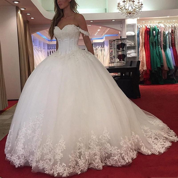 2017 New Arabic Ball Gown Wedding Dresses Sweetheart Lace Appliques Crystal Beaded Off Shoulder Puffy Vestido Plus Size Formal Bridal Gowns