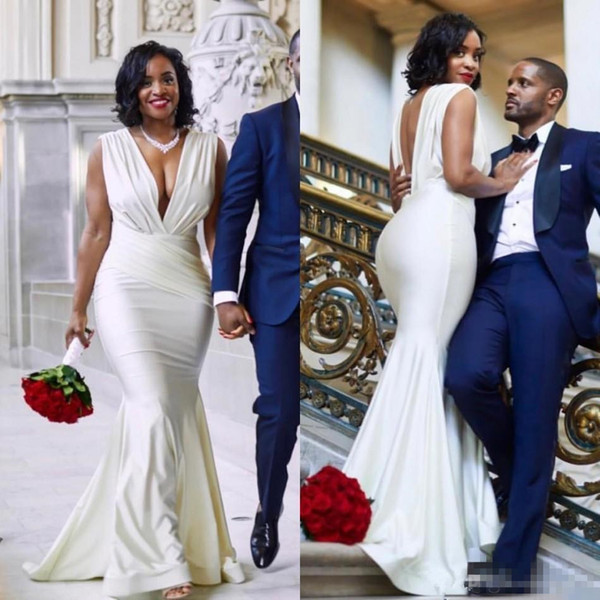 Mondern Sexy Design Mermaid Wedding Dress Backless Deep V Neck Pleats Floor Length Long Bridal Gowns Custom Plus Size