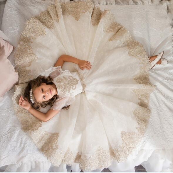 Real photo Communion Ball Gown Short sleeve Graduatio Girl's Dresses Scalloped Neck Full Length Princess Kids Gowns For Wedding Baby's Gowns