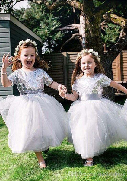 Designer New Silver Sparkling Sequin Bodice Kids Dresses Jewel Neckline Short Sleeves Bow Belt Long Girls Party Gowns