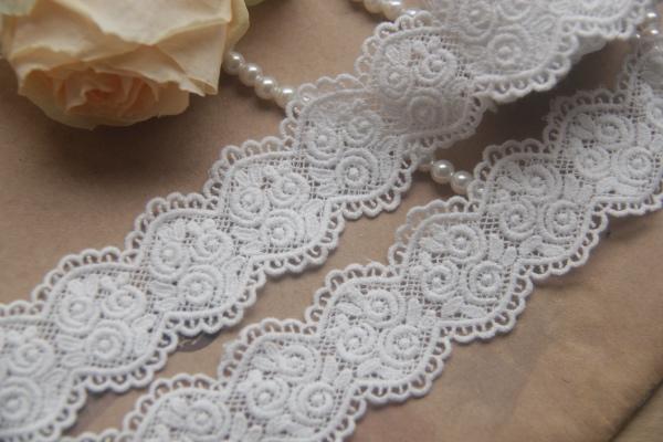 Sale by Yard white 3 cm Wide veil lace embroidery Venice lace Trim bridal Wedding dress Eyelashes Lace LS06