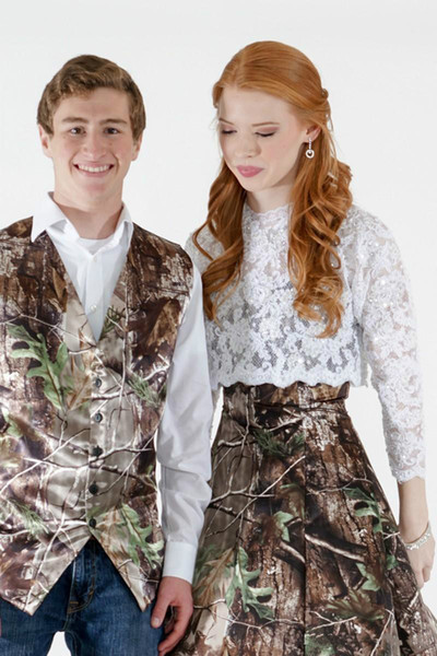 Camo Mens Wedding Vests Outerwear Groomsmens Vests 2015 Realtree Spring Camouflage Slim Fit Mens V-neck Vests