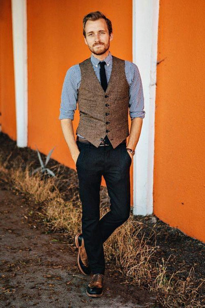 2018 New Cheap Brown Groom Vests British Style Mens Suit Vests Slim Fit Mens Dress Vest Wedding Waistcoat