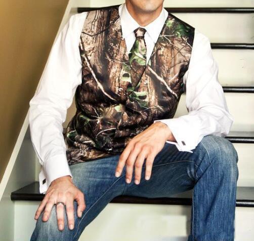 2019 New Camo Groom Vests Hunter Country Style Wedding Realtree Spring Camouflage Mens Attire Vest 2 piece set (Vest+Tie) Custom Made