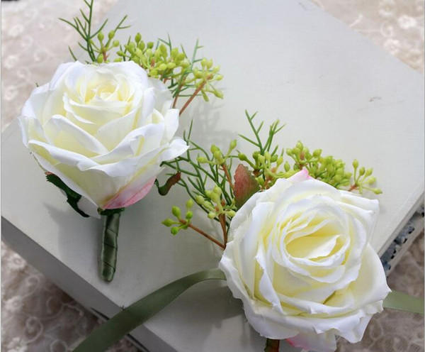 Lovely White Rose Flowers Wedding Groomsman Brooch And Bridesmaid Wrist Flowers Decoration Bridegroom Corsage Accessories Wedding Supplier