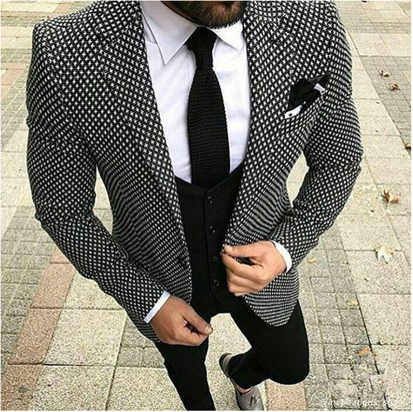 Handsome One Button Groomsmen Notch Lapel Groom Tuxedos Men Suits Wedding/Prom/Dinner Best Man Blazer(Jacket+Pants+Tie+Vest) 147