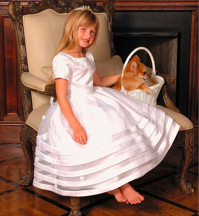 Hot ! New 2016 Elegant Floor Length Appliques Organza Short Sleeves First Communion Dresses Tiers Kids Evening Party Dresses