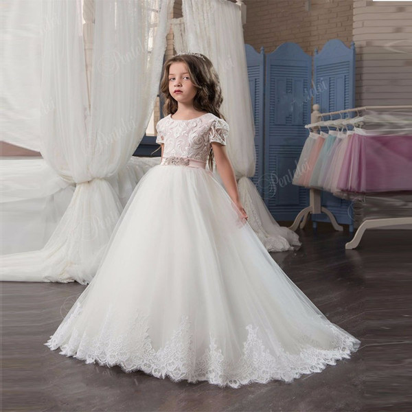 Elegant Little Lace Flower Girl Dresses With Sash Short Sleeve Ball Gown Girl's Pageant First Communion Pageant Dress 