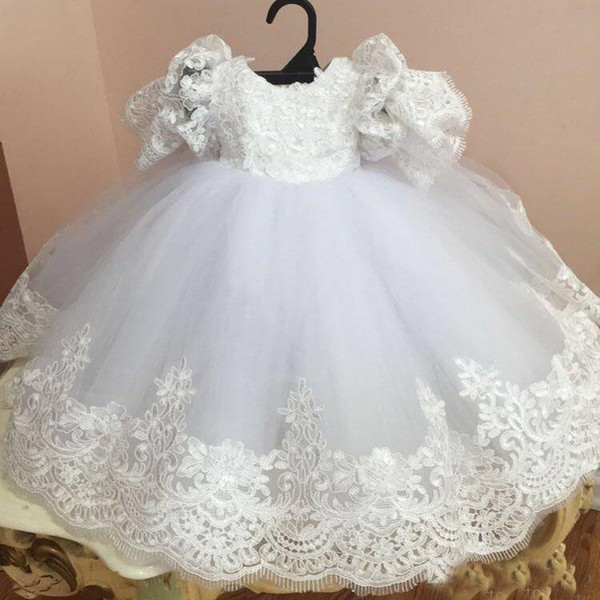 New Toddler Baby Ball Gown Christening Dresses Lace Appliques Baptism Gown With Short Sleeves Cheap Tulle Kid First Communication Dress