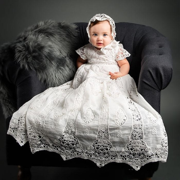 2017 Classic Newborn Applique Lace Christening Dresses With Short Sleeves For Baby Girl Baptism Gowns With Hat