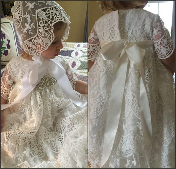 New Lace Christening Gowns For Baby Girls Half Sleeves Appliqued Baptism Dresses With Bonnet First Communication Dress