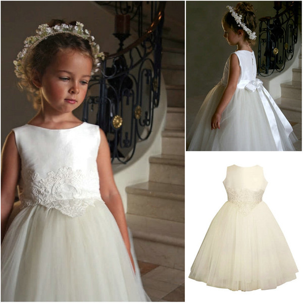 New White Long Girls Holy Communion Gowns Sleeveless Tulle Boat Neck Buttons Back Lace Waist Bow Sash Kids Party Dresses