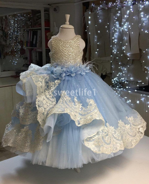 Cute Light Sky Blue Flower Girls Dresses Lace Appliques Tiered Skirts Shining Sequins Waist With 3D Flora First Communion Dresses