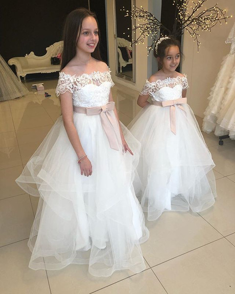 Cheap Bateau Neck Short Sleeve Flower Girls Dresses Tiered Skirts A Line Blush Pink Sashes First Communion Dresses Girls Pageant Gown