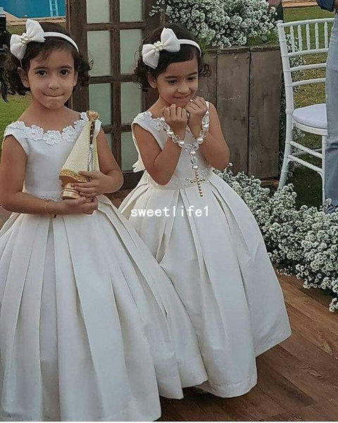 Ivory Satin Vintage Flower Girls Dresses Jewel Neck With 3D Flora Appliques A Line First Communion Dresses Ball Gown Little Princess