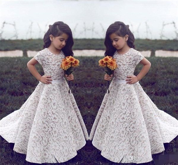 Lace Flower Girl Dresses For Wedding Vintage Jewel Short Sleeves A Line Girls Pageant Dress Sweep Train Kids Birthday Prom Dress Formal Wear