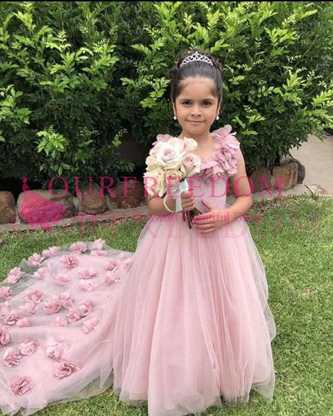 Lighter Pink Off The Shoulder Flower Girls Dresses 3D Flora Appliques A Line Sweep Train First Communion Dresses Girls Pageant Gown