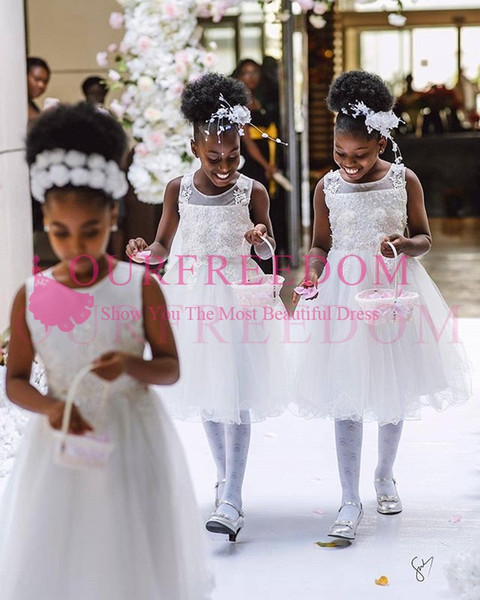 Cute White Short Mini Flower Girls Dresses Lace Appliques Zipper Back First Communion Dresses Girls Pageant Gown For Country Wedding