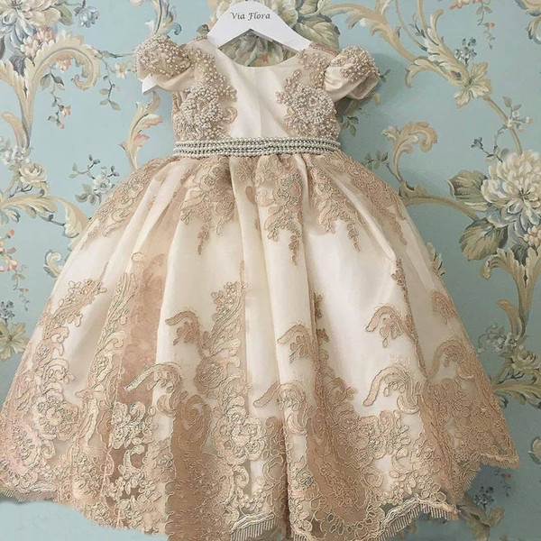 Champagne Princess Flower Girl Dresses Jewel Neck Short Sleeve Lace Appliqued Pageant Dress Little Baby Gowns for Communion Boho