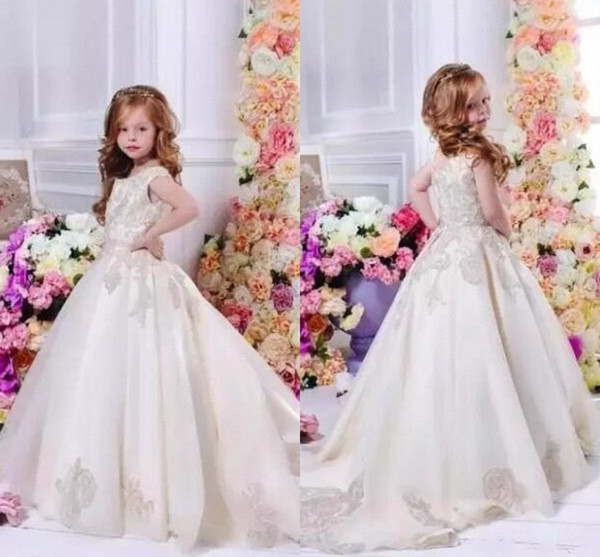 2022Hot Selling Flower Girl Dresses Beautiful Appliques Princess Little Kids Pageant Dress Formal Wear Long Train BA6525