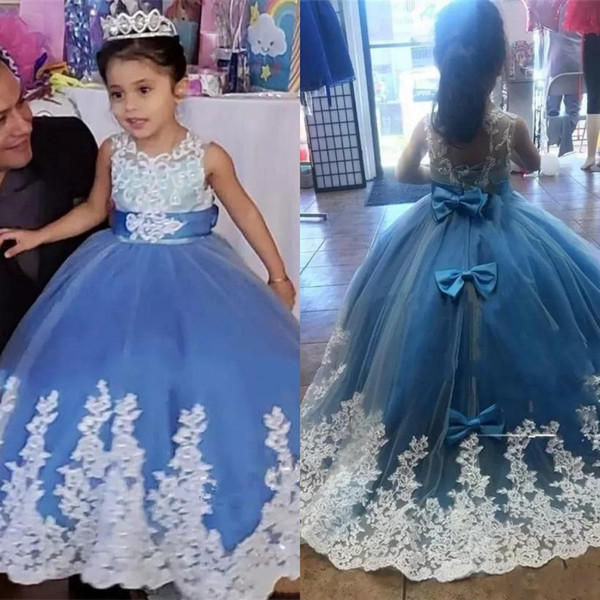 Pretty Adorable Ball Gown Flower Girl Dresses Sky Blue Lace Appliqued Princess Dress Sheer Neck With Bow Back Arabic Girl Pageant Gowns