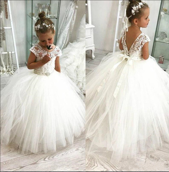 Princess White Flower Girl Dresses For Western Garden Weddings Sheer Cap Sleeve Appliqued With Lace-up Back Toddler Kids Birthday Dress