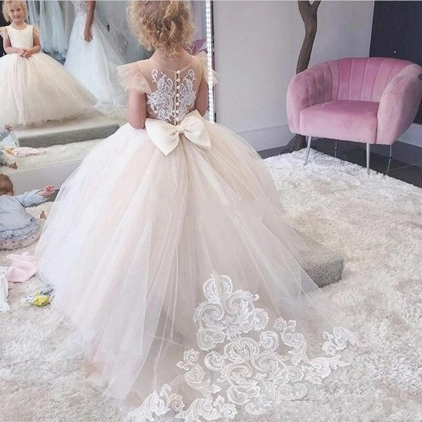 Cute Sweep Train Flower Girl Dresses Western Formal Weddings Crew Neck Cap Sleeve Appliqued Bow Back Long Toddler Kids Birthday Dress