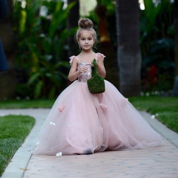 New Flower Girls Dresses For Weddings Scoop Ruffles Lace Tulle Pearls Backless Princess Children Wedding Birthday Party Dresses