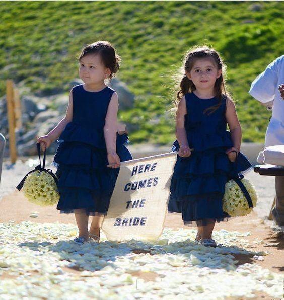 Cheap Navy Blue A-Line Flower Girl Dresses for Bohemia Country Wedding Puffy Tulle Jewel Cheap Girls Pageant Dresses for Communion