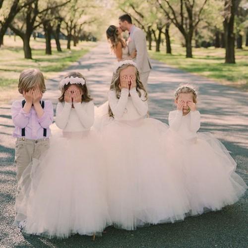 lovely long sleeves ball gown Flower Girls Dresses princess For Weddings jewel neck white tulle Birthday Girl Communion Pageant Gown