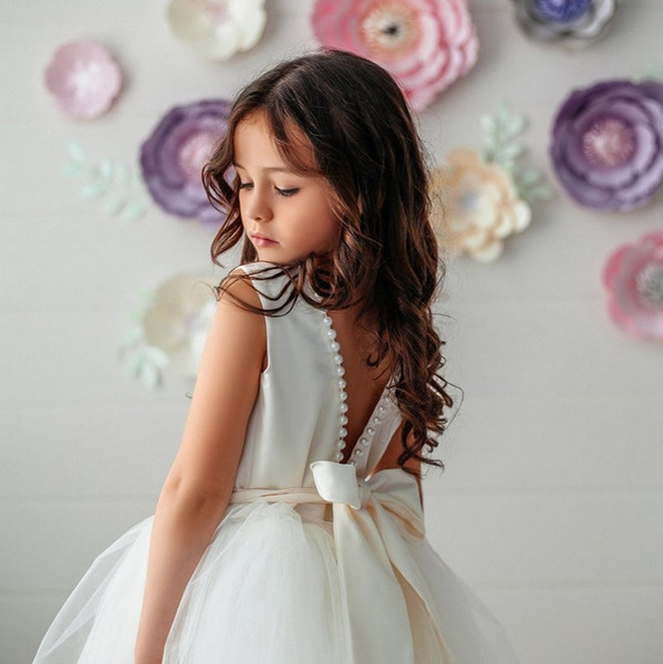 Cute Puffy Tulle Flower Girl Dresses V Cut Back Pearls Beaded Jewel Neck Kids Wedding Party Gown Pageant First Communion Birthday Dresses