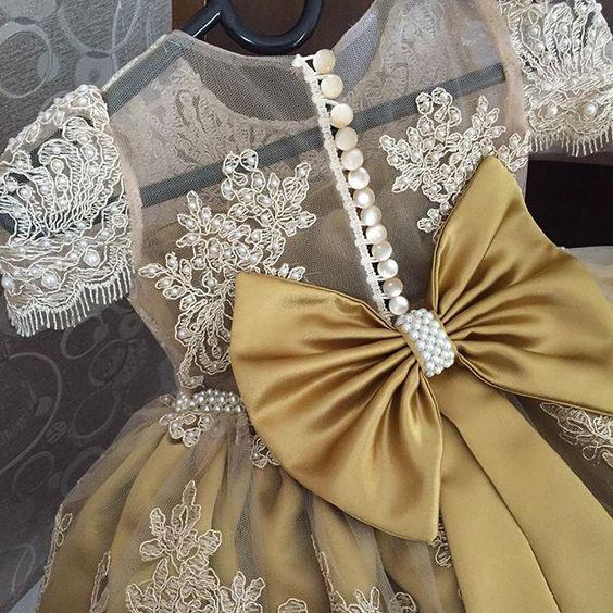 Cute Gold Flower Girls Dresses Short Sleeve Appliques Pearls Button Back Puffy A Line First Communion Dresses Girls Pageant Gown Custom