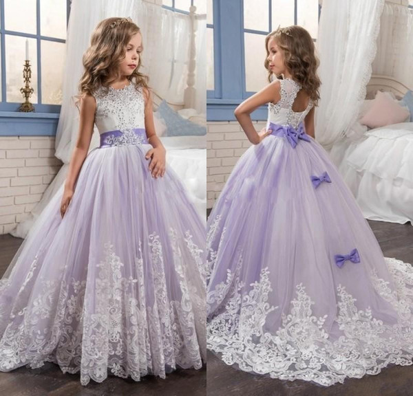 Beautiful Flower Girls Dresses Purple and White with Lace Appliques Beaded Bows Pageant Gowns for Kids Wedding Party DTJ