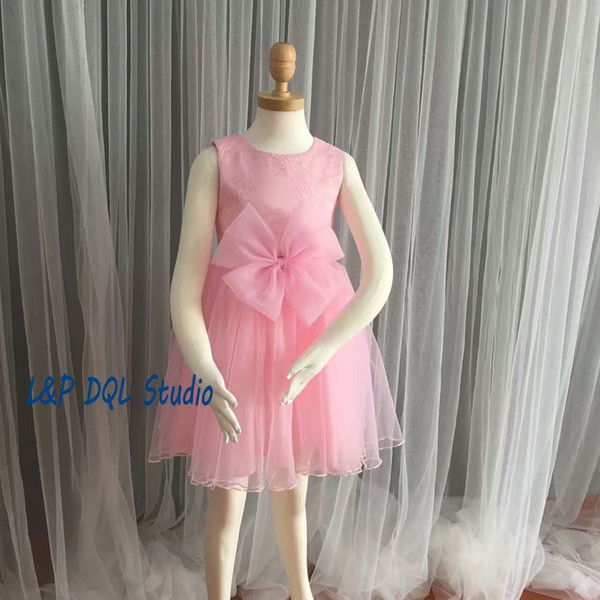 Pink Flwoer grils Dresses Cute 2017 New Arrival Real Pictures Girls Party Dresses Crew Zipper Back Short Flower Girls Dresses Tulle Lace