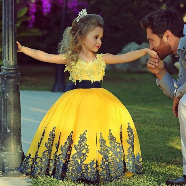 2017 Yellow Ball Gown Flower Girl Dresses With Lace Edge Christmas Scoop Sleeveless evening First communion Dresses Custom Make