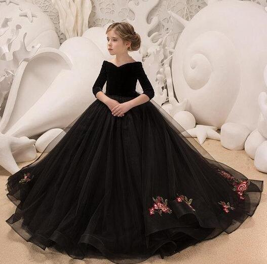 Chic Black Flower Girl Dresses Off Shoulder Applique Ball Gown Half Long Sleeve Girls Pageant Dress Custom Made Velet Tulle Girls Gowns