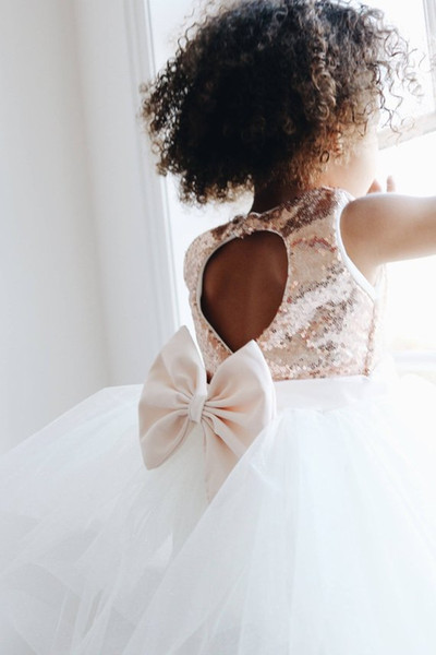 Cute Rose Gold Sequins Flower Girls Dresses Heart Backless With Bowknot Short Mini First Communion Dresses Girls Pageant Gown Custom