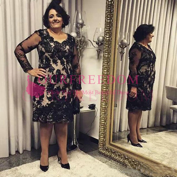 Elegant Plus Size Long Sleeve Mother Of The Bride Dresses Scoop Neck Knee Length Black Lace Appliques Of Groom Mother's Dresses