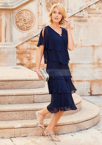 Navy Blue Chiffon Plus Size Mother Of The Bride Dresses With Short Cap Sleeve V-Neck Tiered Tea Length Groom Gowns For Weddings DTJ