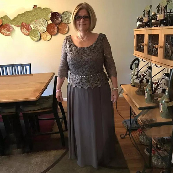 Modest Dark Gray Mother Of Bride Groom Dresses A line Scoop Neckline Long Sleeve Appliqued Mother Evening Gowns Plus Size