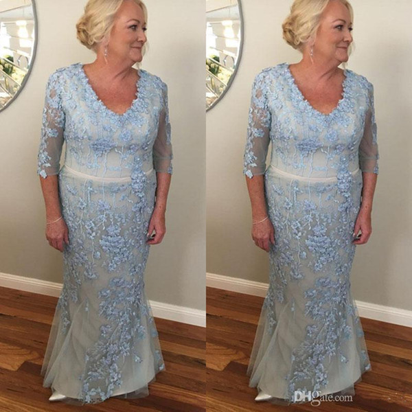 2017 Elegant V Neck Lace Appliqued Mother of the Bride Dresses With Half Sleeves Mermaid Dresses Evening Wear Light blue Wedding Guest Dress